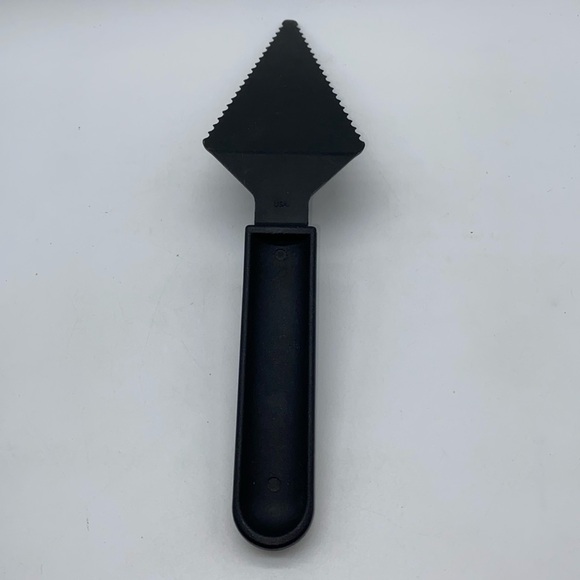 Pampered Chef Pie Cake Server Slicer Serrated Nylon Plastic - Picture 4 of 11